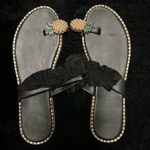 Black pineapple sandal size 9